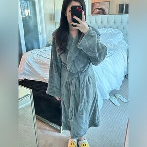 NWT**. Gray Women's Plush Robe w/hood